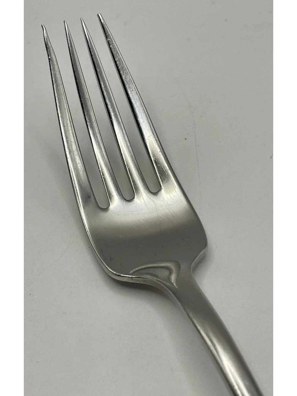 1- Oneida USA CAPELLO Stainless Dinner Fork ~ 7.5”